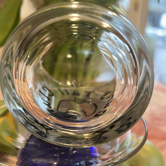 New clear crystal glass with custom design of Dogs behind with “Curly Tail Club” - Picture 6 of 6